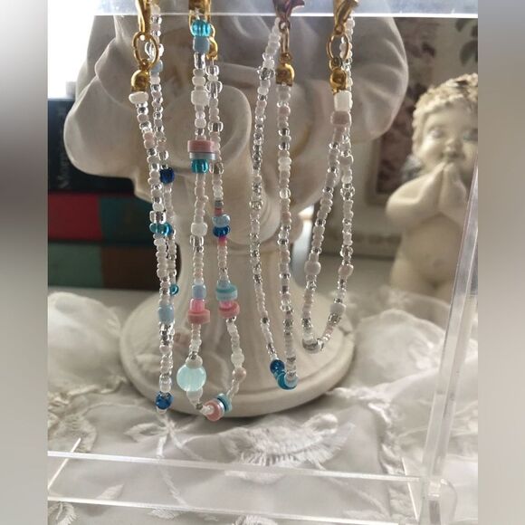 Set of four bracelets plus free matching gifts you won’t be disappointed - Picture 1 of 2